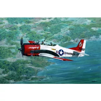 Roden North American T-28B Trojan makett