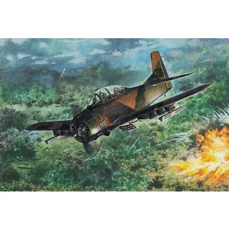Roden North American T-28D Trojan makett