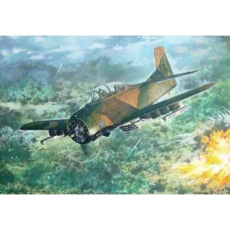 Roden North American T-28D Trojan repülő makett