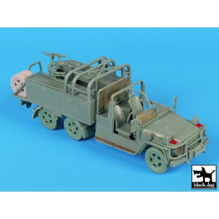 Black Dog Australian Mercedes 6x6 makett