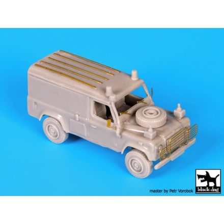 Black Dog Land Rover 110 Defender makett