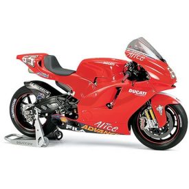 Tamiya Ducati Desmosedici makett