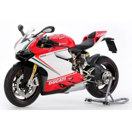Tamiya Ducati 1199 Panigale S Tricolor makett