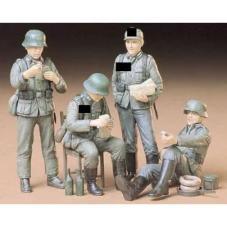Tamiya Ger.Soldier at Rest - katonai figura makett