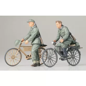 Tamiya German Soldiers with Bicycles - katonai figura makett