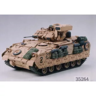   Tamiya M2A2 ODS Infantry Fighting Vehicle (Operation Desert Storm) - harcjármű makett