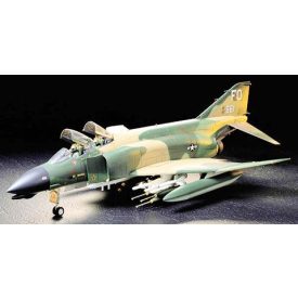 Tamiya McDonnell F-4 C/D Phantom II makett