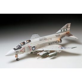Tamiya McDonnell F-4 J Phantom II makett
