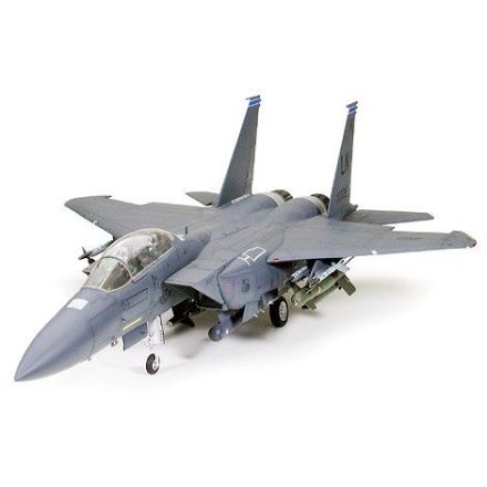 Tamiya F-15E Strike Eagle makett