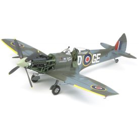 Tamiya Supermarine Spitfire Mk.XVIe makett