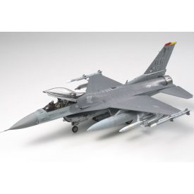 Tamiya Lockheed Martin F-16CJ - Fighting Falcon makett