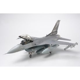 Tamiya Lockeed F-16C Fighting Falcon ANG makett