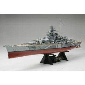 Tamiya German Tirpitz Battleship makett