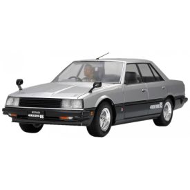 Tamiya Nissan Skyline 2000RS makett