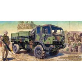 Trumpeter M1078 LMTV Standard Cargo Truck makett