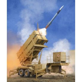   Trumpeter US M901 Launching Station w/MIM-104F Patriot SAM System (PAC-3) makett