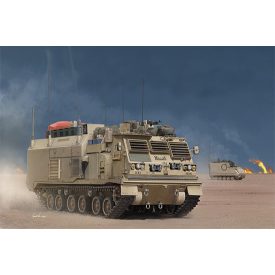 Trumpeter M4 Command and Control Vehicle (C2V) makett