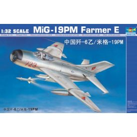 Trumpeter MiG-19 PM Farmer E/Shenyang F-6B makett