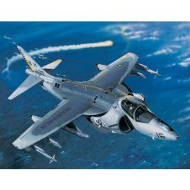Trumpeter AV-8B Night Attack Harrier II makett