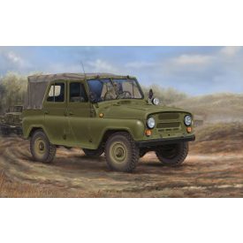 Trumpeter Soviet UAZ-469 All-Terrain Vehicle makett