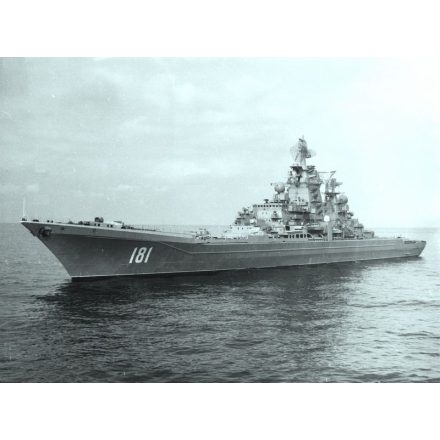 Trumpeter Admiral Ushakov (ex Kirov) makett