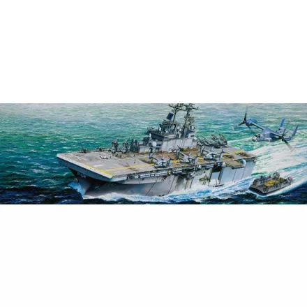 Trumpeter USS Wasp LHD-1 makett
