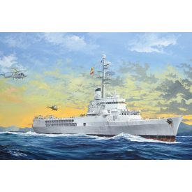   Trumpeter French Navy Helicopter Cruiser Jeanne d’Arc (2008) makett