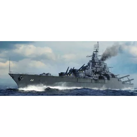 Trumpeter USS California BB-44 1945 makett
