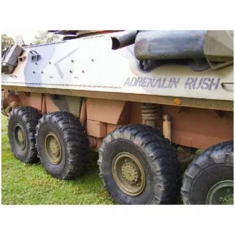  Trumpeter LAV II series 8X8 tyres (325/85 R16 XML) makett kiegészítő