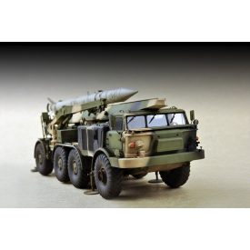  Trumpeter Rus. 9P113TELw/9M21 Rocket of9K52 Luna-M Short-range artillery makett