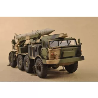   Trumpeter Rus. 9P113TELw/9M21 Rocket of9K52 Luna-M Short-range artillery harcjármű makett