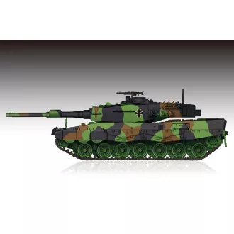 Trumpeter German Leopard2A4 MBT harcjármű makett