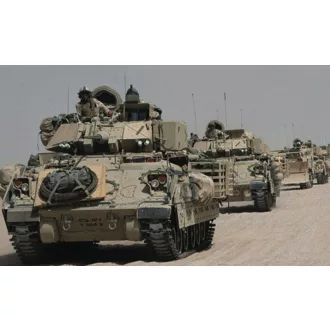 Trumpeter M2A2 Bradley Fighting Vehicle harcjármű makett