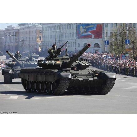 Trumpeter Russian T-72B3 MBT makett