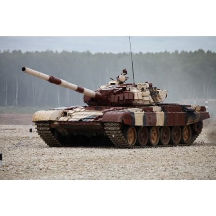 Trumpeter Russian T-72B1 MBT w/kontakt-1 reactive amor makett
