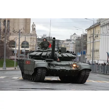 Trumpeter Russian T-72B3 MBT makett