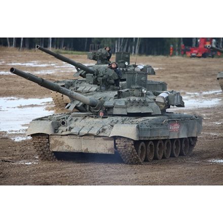 Trumpeter Russian T-80UE-1 MBT makett