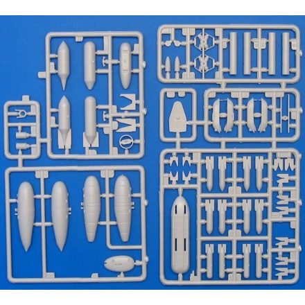 Unimodels Air Weapons and Equipment Messerschmitt Bf-109 makett