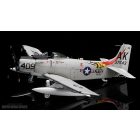 Zoukei-Mura DOUGLAS A-1H SKYRAIDER U.S.NAVY makett