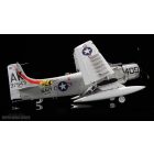 Zoukei-Mura DOUGLAS A-1H SKYRAIDER U.S.NAVY makett