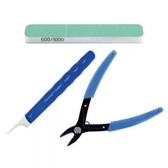   Vallejo - Plastic Models Preparation Tool Kit: Includes flexible lime, mold line cleaner and cutting pliers makettező szerszám